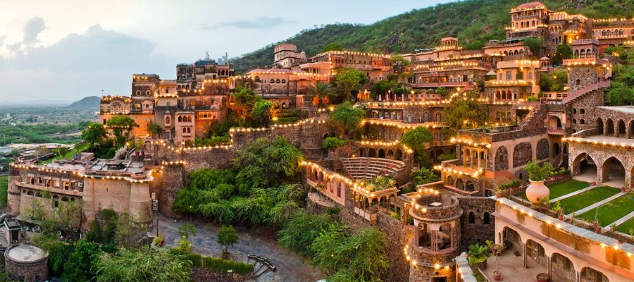 Neemrana Fort-Palace (Alwar District)