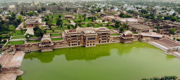 Deeg Palace (in Deeg town, Bharatpur district)