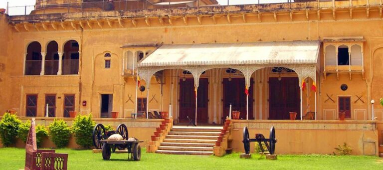 Dundlod Fort and Village