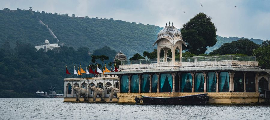 Jag Mandir (Lake Garden Palace)