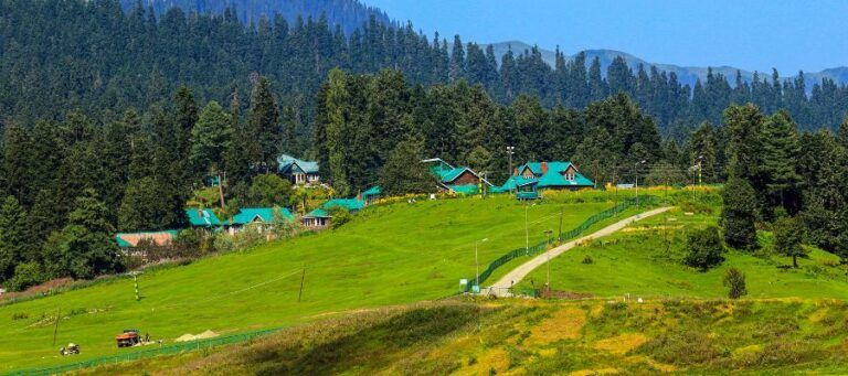 Gulmarg Meadow and Gulmarg Gondola