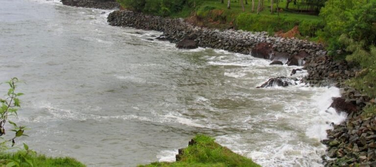 St. Angelo Fort and Payyambalam Beach