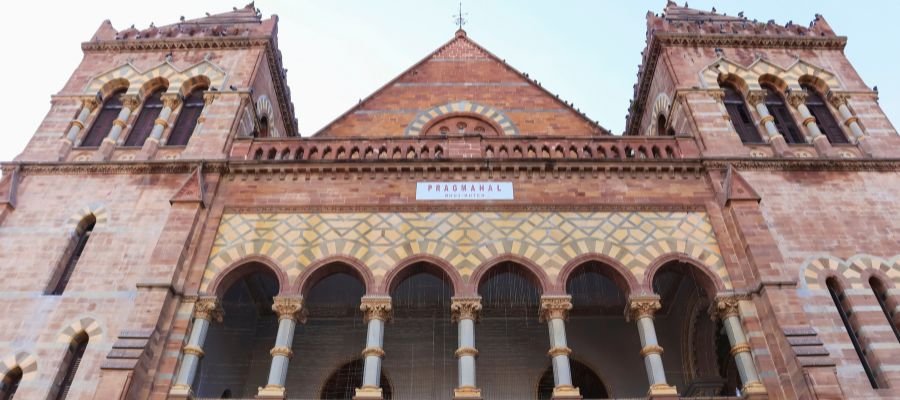 Aina Mahal (Palace of Mirrors)