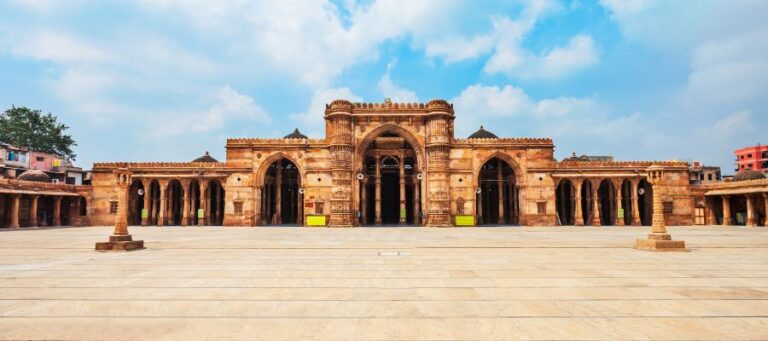 Jama Masjid (Jami Masjid), Old City