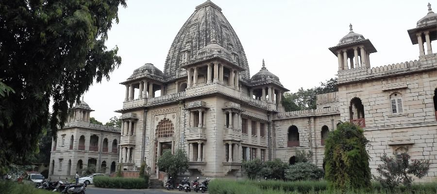 Kirti Mandir (Gaekwad Cenotaph)